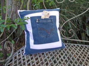 \"pocket_cushion_for_toy_jeans\"